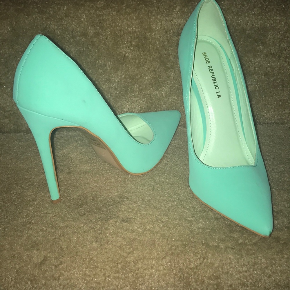 Heels- Never worn